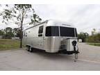 2023 Airstream Flying Cloud 27FB 27ft