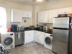 Renovated * Granite/ Stainless * Laundry In Uni...