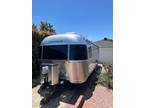 2019 Airstream Flying Cloud 27FB Twin 27ft