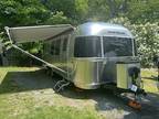 2022 Airstream Flying Cloud 28 RBQ 28ft