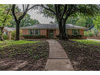 Waco, Spacious 2 BR, 1 BA home perfect for downsizing