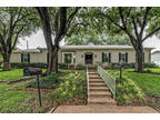 Waco 3BR 2.5BA, Gorgeous Home on Corner Lot Covered in