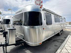 2023 Airstream Flying Cloud 30FBB BUNK 30ft