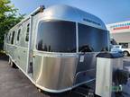 2018 Airstream Classic 33FB 33ft