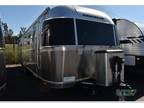 2021 Airstream Flying Cloud 30RB 30ft