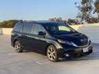 2016 Toyota Sienna SE Minivan 4D