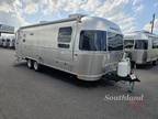 2024 Airstream Flying Cloud 27FB Twin w/Hatch