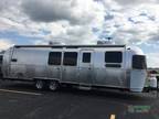 2024 Airstream Flying Cloud 30FB Bunk 30ft