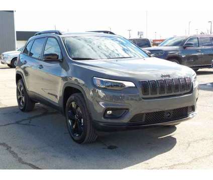 2023 Jeep Cherokee Altitude is a Grey 2023 Jeep Cherokee Altitude SUV in Independence KS