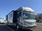 2023 Fleetwood Discovery LXE 44S