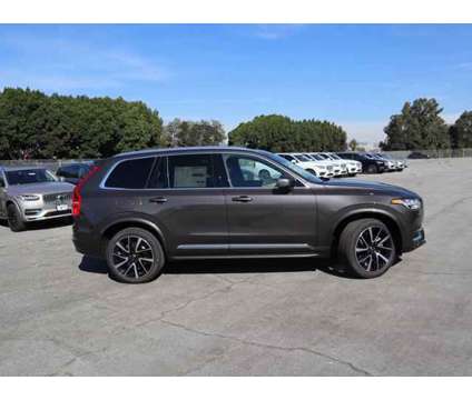 2023 Volvo XC90 B6 Plus 6-Seater is a Grey, Silver 2023 Volvo XC90 3.2 Trim SUV in Santa Monica CA