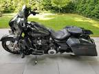 2017 HD Touring FLHXSE CVO Street Glide Many Upgrades