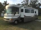 2005 Winnebago Voyage 33V