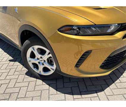 2023 Dodge Hornet GT Plus is a Gold 2023 GT Plus SUV in Stuart FL