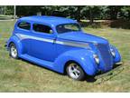 1937 Ford 2-Door Slant Back Street Rod