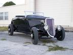 1934 Ford Deluxe Roadster Hot Rod