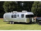 2023 Airstream Flying Cloud 30FB Bunk 30ft