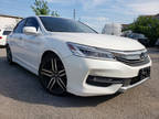 2017 Honda Accord Touring , Navigation , Leather , Sunroof , Alloys !!!