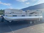2001 Tracker Sun Tracker Party Barge 22'