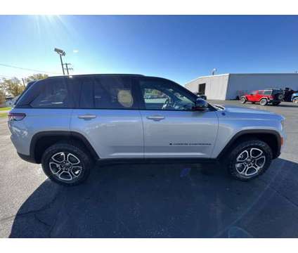 2024 Jeep Grand Cherokee Trailhawk 4xe is a Silver 2024 Jeep grand cherokee Trailhawk SUV in Freeport IL