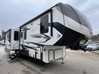 2023 Keystone Alpine 3102RL 36ft