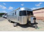 2020 Airstream Globetrotter 30RBQ 30ft