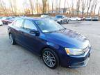 2011 Volkswagen Jetta SE PZEV 4dr Sedan 6A w/ Conv. and Sunroof