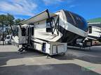 2022 Keystone Alpine 3220RL 36ft