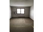 $500 - 2 Bed/ 1.0 Bathroom apartment with lots of closet space 223 S F St #223D