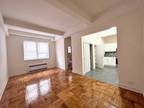 Conveniently located studio apartment In Prime neighbourhood in Queens!