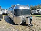 2023 Airstream Flying Cloud 27FB Twin 27ft