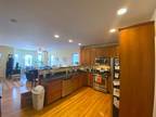 Gorgeous 2 Level Condo 1650 Sq Ft Custom De.