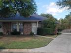 Traditional, Duplex - Arlington, TX 5203 Wild Horse Ct