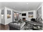 Gorgeous Luxury Furnisdhed Condo!