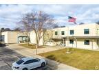 Blue Springs, Historic building with well-appointed modern