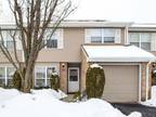 MLS# 2742219 Smithtown Beautiful Townhouse In Hidden Ponds