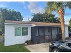 Recently remodeled 2/1 Duplex in Hollywood, FL.