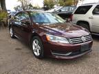 2012 Volkswagen Passat SE 4dr Sedan 5M