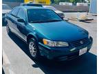 1998 Toyota Camry 4dr Sdn LE Auto ONLY 83,300 MILES! 31 MPG