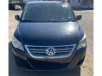 2010 Volkswagen Routan SE