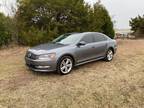 2014 Volkswagen Passat 2.0L TDI SE 4dr Sedan 6A w/Sunroof and Navigation