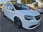 2018 Dodge Grand Caravan SE Plus Minivan 4D