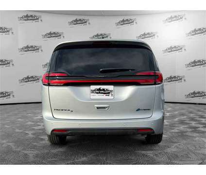 2023 Chrysler Pacifica Hybrid Limited is a Silver 2023 Chrysler Pacifica Hybrid in Simi Valley CA