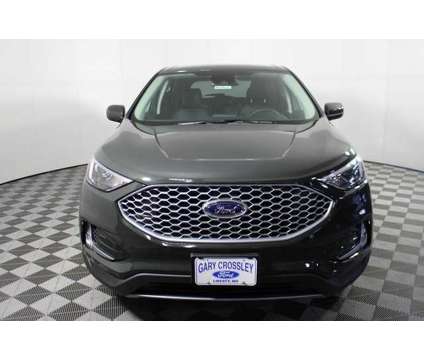 2024 Ford Edge SEL is a Green 2024 Ford Edge SEL SUV in Kansas City MO