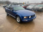 2006 Ford Mustang V6 Deluxe 2dr Fastback