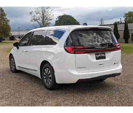 2023 Chrysler Pacifica Hybrid Limited is a White 2023 Chrysler Pacifica Hybrid Limited Hybrid in Willimantic CT