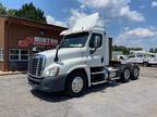 2015 Freightliner Cascadia 125 Tandem Axle Day Cab
