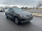 2016 Volkswagen Touareg VR6 Lux AWD 4dr SUV