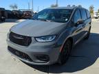 2023 Chrysler Pacifica Plug-In Hybrid Touring L 4dr Mini Van