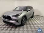 2022 Toyota Highlander XLE 4dr SUV